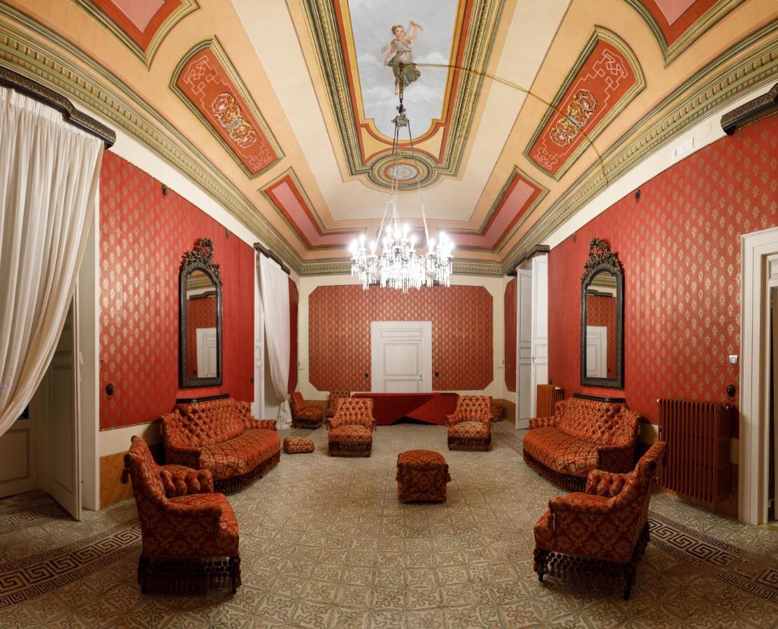 Palazzo Introna Acomodação com café da manhã Mola di Bari Exterior foto