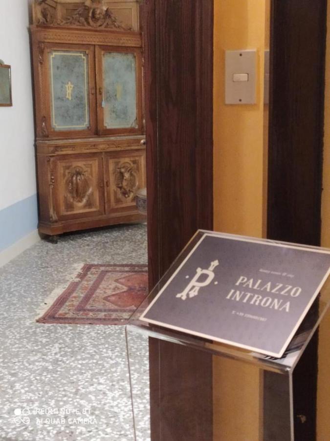 Palazzo Introna Acomodação com café da manhã Mola di Bari Exterior foto