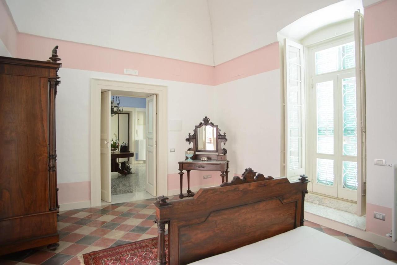 Palazzo Introna Acomodação com café da manhã Mola di Bari Exterior foto