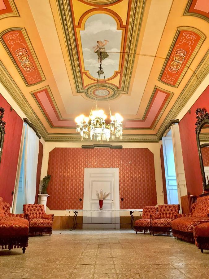 Palazzo Introna Acomodação com café da manhã Mola di Bari Exterior foto