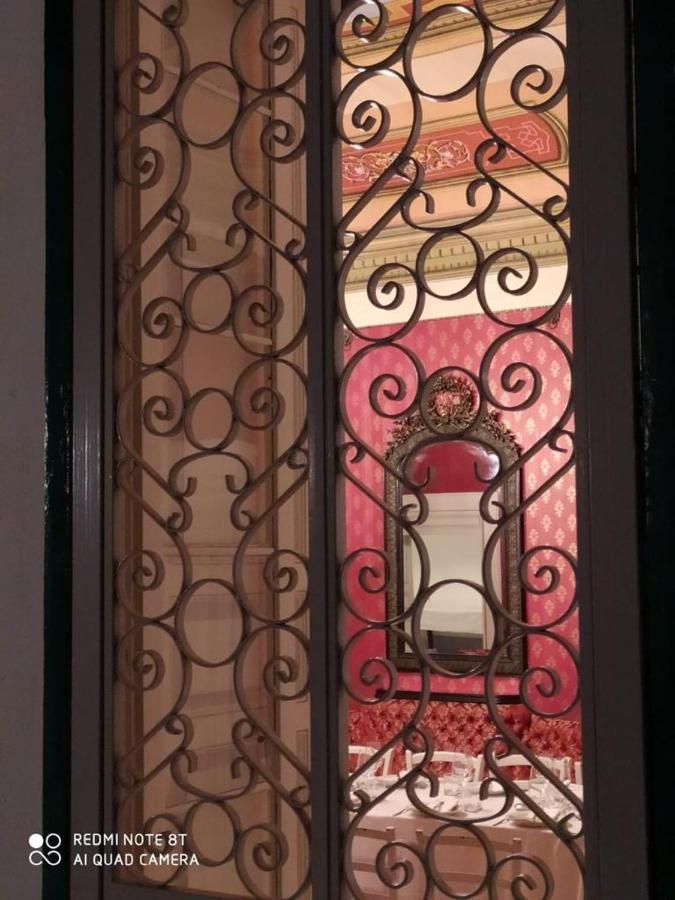 Palazzo Introna Acomodação com café da manhã Mola di Bari Exterior foto