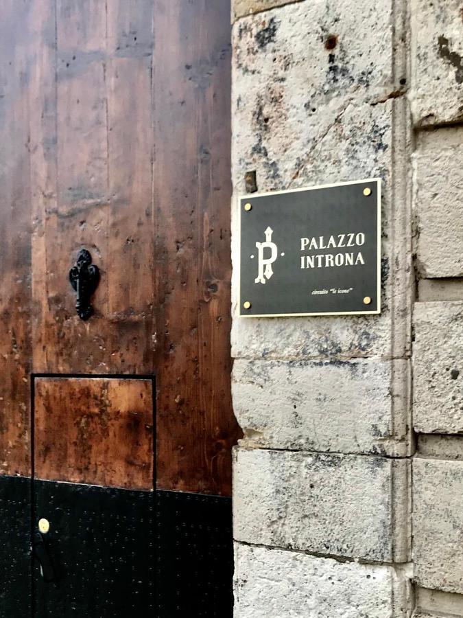 Palazzo Introna Acomodação com café da manhã Mola di Bari Exterior foto